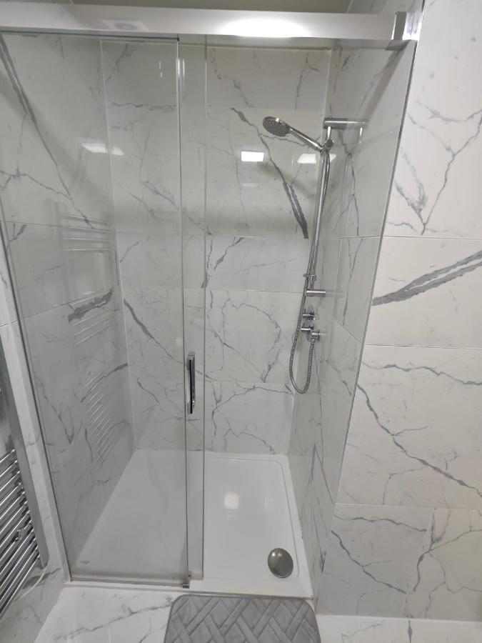 2 Bedroom Flat In Wood Green Piccadilly Line 伦敦 外观 照片
