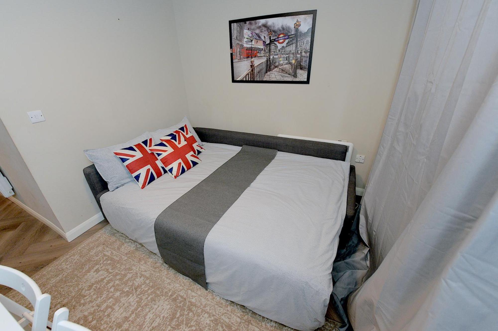 2 Bedroom Flat In Wood Green Piccadilly Line 伦敦 外观 照片