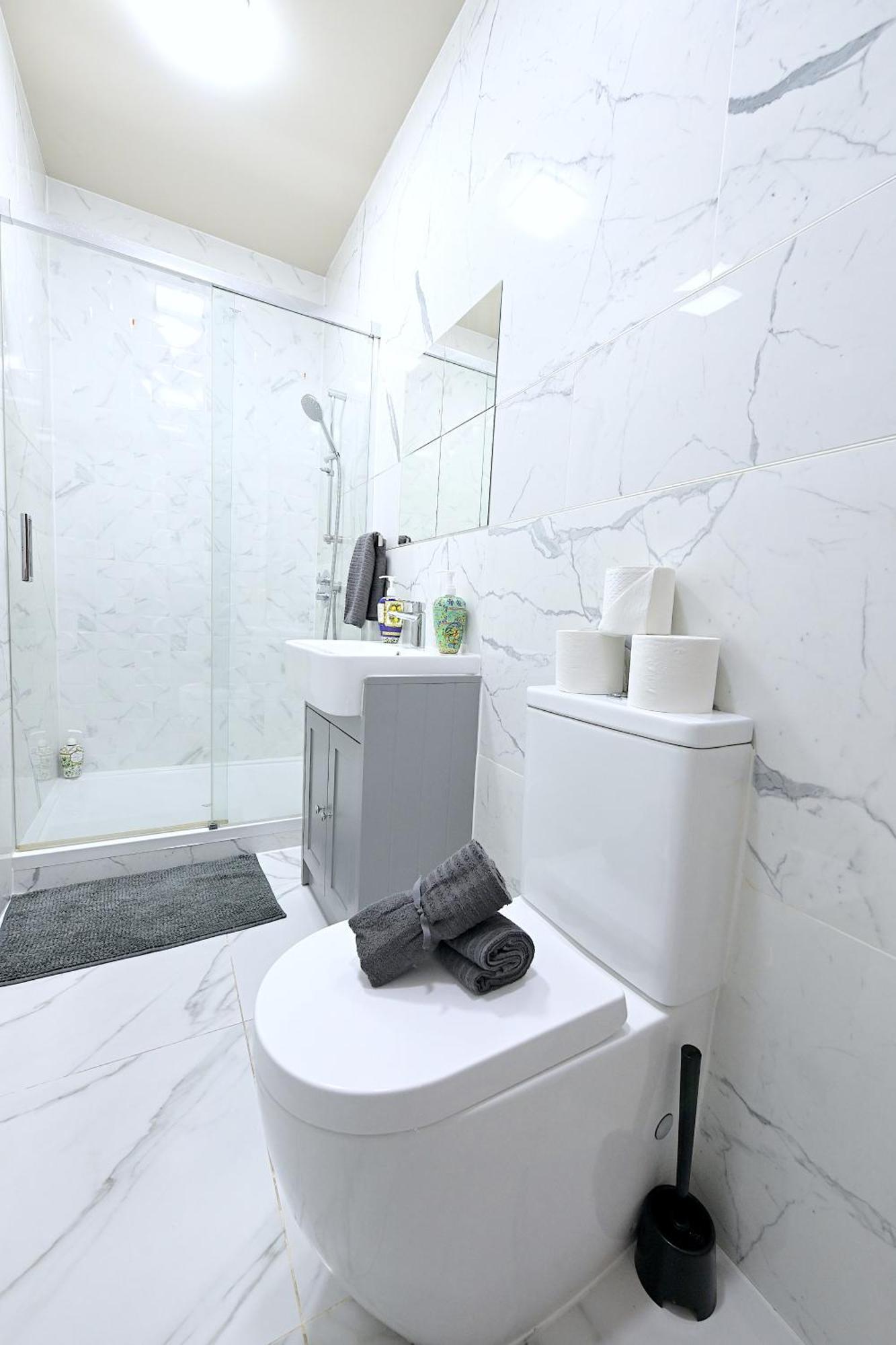 2 Bedroom Flat In Wood Green Piccadilly Line 伦敦 外观 照片
