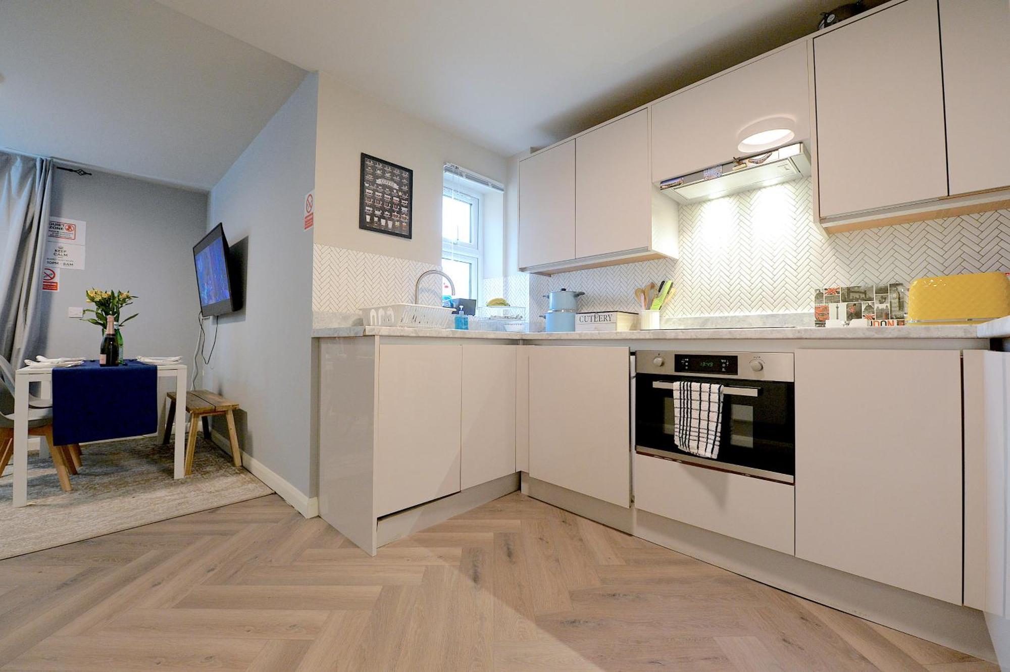 2 Bedroom Flat In Wood Green Piccadilly Line 伦敦 外观 照片